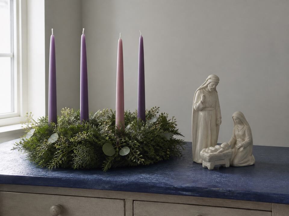 Advent wreath and nativity scene guide: a related devotional object